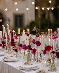 What a floral feast! A pleasure for my soul. @nerofiore_dallemiemani @lalindi_bryllup @silvi_lubilubi @villadicorliano #weddingflorals… | Instagram