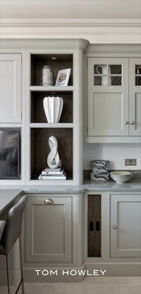 In our latest blog, our talented Tom Howley designer, Nerys, takes you on a journey through the features within this inspiring showroom, from the spacious blue Hartford to our impressive double pantry. 
