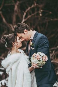 winter wedding photo ideas hugs happy bride and groom kristy l photography