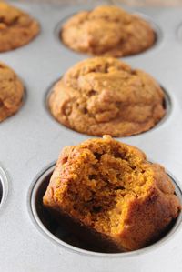 THE BEST PUMPKIN MUFFINS {EVER}