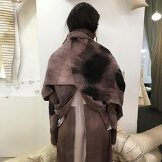 Накидка-кокон Трансформируемая одежда Оверсайз Шерсть - Etsy Oversized Chic Wool Poncho, Chic Oversized Shawl Outerwear, Cozy Long Sleeve Wool Cape, Oversized Chic Shawl, Chic Oversized Shawl, Oversized Wool Poncho With Long Sleeves, Chic Oversized Shawl For Winter, Chic Oversized Winter Shawl, Oversized Brown Wool Poncho