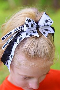 Soccer Spirit Hair Bow Soccer Hairbow Cheer Bow by SportyCuties Ponytail Diy, Sports Bows, Cheer Moves, Diy Scrunchie, Sports Hair