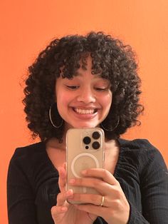 Short Full Curly Hair, Circle Curly Haircut, Short Bangs On Curly Hair, Short Curly Haircuts For Round Faces 3b, Curly Cuts With Layers Short, Short Round Curly Hair, Short Curly Haircuts Bangs, Short Curly 3c Hair