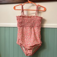 Worn Maybe Once Or Twice Before Outgrew. Tags Have Been Cut For Comfort But Otherwise Virtually Brand New. No Damage Or Discoloration. Billabong One Piece, Billabong Swim, Kids Swimming, Billabong, One Piece Swimsuit, Hawaii, Kids Shop, One Piece, Brand New