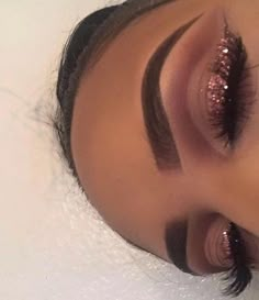 pinterest: @wivwah .｡.:*☆ Makeup Highlight, Makeup On Fleek, Highlighter Makeup, Makati