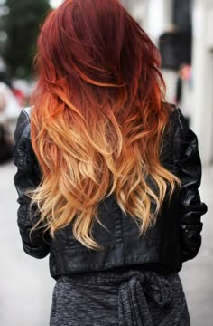 10 de dos tonos de cabello Color Ideas para 'Tinte Para'! // #cabello #color #Ideas #para #tinte #tonos Sunset Copper Hair, American Outfits, Hair Color Red Ombre, Crimson Hair, Red Ombre Hair, Fine Straight Hair, Ren Fest, Hair 2018