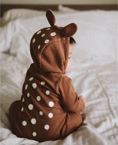 Snuggle up to your little bundle of joy with this super adorable Baby Brown 3D Deer Romper! Just imagine them jumping around wearing this super cute outfit that is also as comfortable as it looks good! Made of cotton material. The material is very soft and comfortable, kid-friendly, and breathable. This romper is an absolute must-have in giving your child the warmest, cutest, snuggest fit. Suitable for babies 3 months up to 12 months old. The hooded design also adds up on the cutesy factor of th Baby Deer Costume, Deer Onesie, Deer Costume, Animal Onesie, Baby Jumpsuit, Baby Halloween Costumes, Baby Deer, Baby Warmer, Baby Costumes