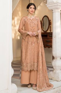 Women Attire, Organza Suits, Wedding Party Outfits, Pakistani Party Wear, Organza Sleeves, Party Dresses Online, Chiffon Collection, Embroidered Chiffon, Embroidered Organza