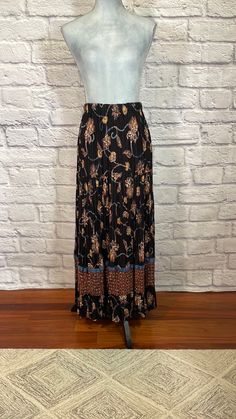 "Vintage Lucia Lukken Maxi skirt -Soft, flowy crinkle pleated fabric -Elastic waist -Great Fall/Autumn colors -Perfect condition! Length-38\" Waist-13\" when flat Hips- 22\" when flat" Casual Relaxed Maxi Skirt With Accordion Pleats, Casual Maxi Skirt With Accordion Pleats, Casual Flowy Maxi Skirt With Accordion Pleats, Flowy Long Pleated Skirt, Fall Pleated Flowy Maxi Skirt, Pleated Flowy Maxi Skirt For Fall, Bohemian Pleated Midi Skirt, Bohemian Pleated Skirted Bottoms, Relaxed Pleated Bohemian Skirt