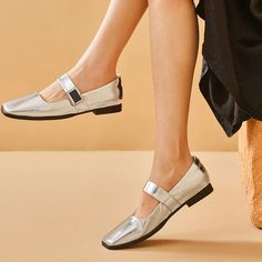 BeauToday 女式手工皮革柔软方头芭蕾平底鞋 – BEAU TODAY Silver Round Toe Flats For Summer, Silver Closed Toe Flats For Summer, Silver Ballet Flats With Round Toe For Spring, Silver Leather Flats For Spring, Chic Silver Slip-on Flats, Summer Silver Leather Flats, Casual Silver Leather Flats, Silver Leather Slip-on Ballet Flats, Elegant Silver Pointed Toe Ballet Flats