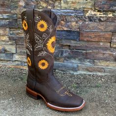 WOMEN'S WESTERN SQUARED SUN FLOWER SHAFT COWGIRL BOOTS SMOOTH LEATHER COLOR | eBay Bridesmaid Boots, Vaquera Boots, Country Girl Boots, Sunflower Boots, Mexican Boots, Vestido Charro, Mango Chocolate, Cute Cowgirl Boots, Boot Scootin Boogie