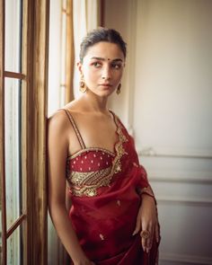 Alia Bhatt Saree, Red Saree, Gold Embroidery, Alia Bhatt, Saree Look, Indian Fashion Dresses, Designer Dresses Indian, Fancy Sarees