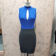 Never Worn Sexy Bodycon Dress In Blue And Black. It Has An Open Keyhole Neck And A Fun Lime Green Zipper Back! It Has Belt Loops So Maybe Had A Belt At One Point? But It's Just The Dress. This Is Early Forever 21 Era From The Exclusive Design Collection. Keyhole Neck, Design Collection, Blue And Black, Exclusive Designs, Lime Green, Knit Dress, Dresser, The Dress, Forever 21