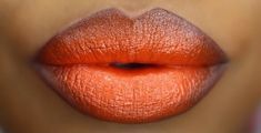 7 Stunning Metallic Lipstick Shades You Need to Try Orange Lip Black Woman, Orange Lipstick Black Women, Orange And Black Lips, Orange Lipstick Aesthetic, Dark Orange Lipstick, Orange Lipstick Makeup Looks, Orange Lipstick Looks, Orange Lip Combo, Orange Lipstick Makeup