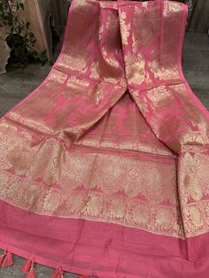 Gorgeous cotton silk bright pink Banarsi dupatta with beautiful rose motifs in gold zari. Luxury Pink Tussar Silk Dupatta, Festive Pink Raw Silk Saree, Pink Self-design Unstitched Dupatta, Pink Self-design Dupatta, Pink Handloom Tussar Silk Dupatta, Traditional Pink Saree With Sheer Dupatta, Pink Silk Bollywood Dupatta, Pink Silk Saree For Celebration, Pink Dupatta For Diwali Festivities