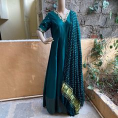 Gaji Silk Dupatta, Indian Dresses Anarkali, Chanderi Dress, Maxi Dress Indian, Dress Anarkali, Green Anarkali, Bandhani Dupatta, Silk Anarkali, Embroidered Anarkali