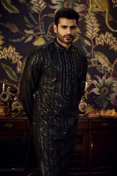 Black chanderi kurta with sequins hand embroidery. - Aza Fashions Festive Embellished Kurta For Festivals, Festive Kurta With Handwork, Sequin Kurta For Diwali Reception, Diwali Reception Kurta With Sequins, Navratri Festive Kurta With Handwork, Festive Handwork Kurta For Navratri, Festive Straight Kurta With Handwork, Festival Kurta With Mirror Work For Reception, Festive Handwork Straight Kurta