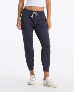 Vuori: Women's Performance Jogger Joggers Womens, Performance Outfit, Jogger Sweatpants, S Models, Jogger Pants, Track Pants, Heathers, Stretch Fabric, Pant Jumpsuit