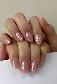 Esthetician Nails Ideas, Nail Art For Indian Skin, Nails For Indian Wedding Guest, Gel Nails On Real Nails, Neutral Nail With Glitter, Nail Laquer Ideas, Lowkey Nail Designs, Timeless Nail Designs, Short Nail Neutral Designs