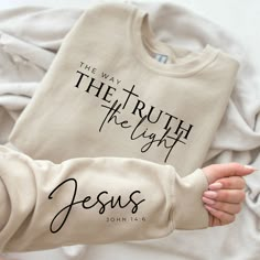 Bible Verse Shirt Design, Vinyl Designs For Shirts, Christian Tshirt Design Ideas, Cricut Designs For Shirts, Christian T Shirt Ideas, Christian T Shirt Design, Christian Shirt Ideas, Church Shirt Designs, Christian Sublimation Designs