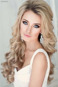 Peinados Classic Wedding Hair, Wedding Hair Down, Wedding Hairstyles For Long Hair, 인물 사진, Hair Dos, Down Hairstyles, Gorgeous Hair, Bridesmaid Hair