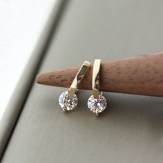 Accessories for Women Korean Fashion Shiny Zircon Earrings for Women Crystal Stud Earring Wedding Elegant Wedding Jewelry, Dainty Hoop Earrings, Zircon Earrings, Crystal Hoop Earrings, Solid Gold Earrings, Classic Earrings, Gold Earrings Designs, Crystal Stud Earrings, Mua Sắm