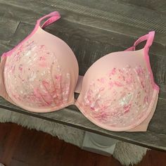 Has Beautiful Pink Lace And The Bra Is Like A Blush Cream Color Pink Fitted Underwire Bra, Fitted Pink Underwire Bra, Pink Push-up Bra With Built-in Support, Victoria's Secret Pink Bra For Spring, Spring Pink Padded Bra, Victoria's Secret Pink Bra With Built-in Bra, Pink Push-up Bra, Victoria's Secret Pink Bra, Feminine Pink Bra For Spring