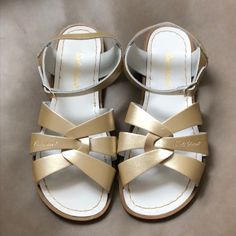 Saltwater Sandal Toddler Size 8 Gold Excellent Condition- Nwot/No Box Saltwater Sandals, Sandals Flip Flops, Toddler Sizes, Flip Flop Sandals, Kids Shoes, New Color, Flip Flops, Shoes Sandals, Kids Shop