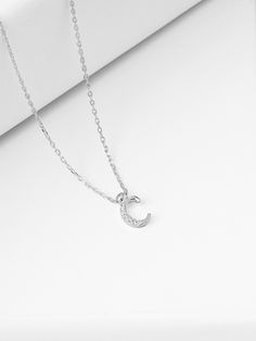 Introducing our Sterling Silver Letter Necklace, a delicate expression of personal style. This Tiny Initial Necklace features the letter "C," elegantly crafted to adorn your neckline with subtle charm. Plated in lustrous gold, this Dainty Initial Necklace adds a touch of sophistication to any outfit. Embrace individuality with this Small Monogram Necklace, a timeless accessory that speaks volumes in its simplicity. 🌸  Each piece is meticulously crafted, offering a unique and intimate touch. Ide C Necklace Initial, Letter C Necklace, Silver Letter Necklace, C Necklace, Bracelet Stands, Letter Necklace Silver, The Letter C, Dainty Initial Necklace, Necklace Initial