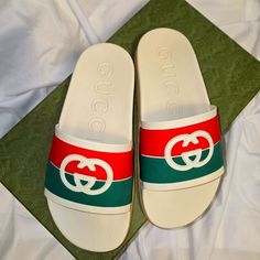 Gucci Gg Interlocking Logo Rubber Sandals Shoes Slides Size 39 New In Box Shoes Slides, Gucci Slides, Shoes Gucci, Rubber Sandals, Gucci Men, Slides Shoes, Gucci Shoes, Sandal Fashion, Flip Flop Sandals