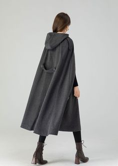 Gray Cape For Fall Season, Gray Oversized Cape Outerwear, Oversized Gray Cape Outerwear, Gray Winter Cape, Gray Winter Cape Outerwear, Gray Long Sleeve Winter Cape, Oversized Gray Cape For Fall, Mantel Cape, Winter Cape