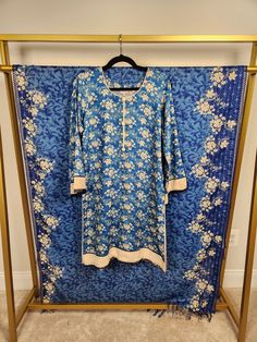 Beautiful blue and with linen suit with shawl. Perfect for this winter season. Ready for immediate delivery. Suit With Shawl, White Linen Suit, Linen Suit, Salwar Kameez, Winter Season, White Linen, Winter Collection, Beautiful Blue, Blazer Suit