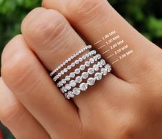 💢 𝐈𝐭𝐞𝐦 𝐃𝐞𝐬𝐜𝐫𝐢𝐩𝐭𝐢𝐨𝐧 💢 Floating Bubble Wedding Band Women / Single Prong Set Full Eternity Band / Floating Moissanite Stacking Rings / Bridal Round Stone Band 💢 𝐀𝐕𝐀𝐈𝐋𝐀𝐁𝐋𝐄 𝐌𝐄𝐓𝐀𝐋𝐒 💢 ✶ Solid 925 Sterling Silver, Solid 10K, 14K, 18K White, Yellow & Rose Gold 💢 𝐒𝐓𝐎𝐍𝐄 💢 ✶ Stone Shape : Round Cut ✶ Stone Type : Moissanite  ✶ Carat Weight : 0.18 Ct To 2.80 Ct (Depends On Finger Size) ✶ Moissanite Color : Colorless ✶ Moissanite Clarity : VVS1   💢 𝐓𝐎𝐓𝐀𝐋 𝐂𝐀𝐑? Round Stone Wedding Bands, Stack Diamond Rings, Dazzling Diamond Cut Stackable Rings For Wedding, Dazzling Stackable Diamond Wedding Ring, Diamond White Stackable Diamond Jewelry, Dazzling Stackable Eternity Band For Wedding, Wedding Jewelry With Vvs Clarity In Round Band Shape, Wedding Jewelry With Lab-grown Diamond And Prong Setting, Dazzling Stackable Wedding Jewelry