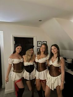 Pirate Halloween costume girls sexy Pirate Group Costume, Pirate Party Outfit, Halloween Pirat, Pirates Of The Caribbean Costumes, Pirate Costume Ideas, Halloween Costumes Pirate, Pirates Costume, Halloween Pirate Costume, Halloween Pirates