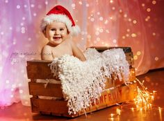 Christmas Baby Photos, Christmas Poses, Ideas Para Fotos, Christmas Photo Props, Christmas Props