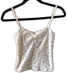 White Fitted Feminine Tank Top, Fitted Floral Print Cotton Camisole, Fitted Cotton Camisole With Floral Print, Pink And White Coquette, Coquette Brandy Melville, White Coquette, Y2k Barbie, Gingham Jacket, Red Handbag