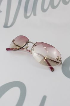 Vintage Chanel Pink Gradient Tinted Sunglasses CC Logo Glasses Vintage Pink Sunglasses With Mirrored Lenses, Vintage Pink Glass Sunglasses, Vintage Chanel Clothing, 2000s Era, Chanel Glasses, Glasses Logo, Chanel Outfit, Chanel Pink, Roses Vintage