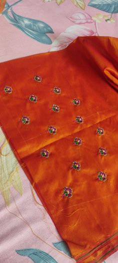 Butties Maggam Work, Aari Buttas, Blouse Works, Gold Haram, Maggam Work Designs, Wedding Saree Blouse Designs, Maggam Works, Hand Beaded Embroidery, Fashionable Saree Blouse Designs