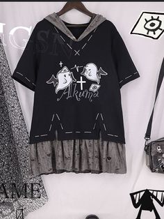 Halloween Dark Harajuku Style Wasteland Punk Hooded T-shirt  Ideal for Halloween or any occasion where you want to make a bold statement, this hoodie is a must-have for fans of the macabre and the unconventional.  This price is for a T-shirt only.     Option A: Little Devil Print  Option B: Two Ghosts Print SizeSMLFull Length767880Bust104108112Shoulders424344Sleeve Length323334 Harajuku Hoodie For Halloween Cosplay, Harajuku Style Hoodie For Halloween Cosplay, Harajuku Graphic Print T-shirt For Fall, Harajuku Style Cotton T-shirt For Fall, Anime Print Halloween Streetwear Tops, Harajuku Style Halloween Graphic Print Tops, Black Hooded Tops With Anime Print, Anime Print Tops For Halloween Streetwear, Black Punk Hoodie Top