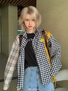 Non Binary Haircuts, Androgynous Hair, Girls Short Haircuts, Asian Short Hair, Pretty Hair Color, Pastel Hair, Neutral Fashion, Alternative Outfits