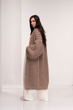 hand-knitted; oversize; wide sleeves; One Size / Einheitsgröße Color: beige Material: 100% virgin wool Care: Hand wash (1 or 2 times a year) Production: immediately deliverable Delivery:DPD Standard(3-5 working days) Main 1, Knit Fashion, Knit Vest, 1 Or 2, Wide Sleeves, Jumpers And Cardigans, Cardigans For Women, A Year, Sweater Outfits