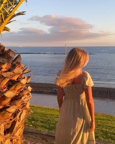 Vacation pic in front of palm tree in green sundress | golden hour | blonde hair | sea ocean Golden Hour Blonde Hair, Sundress Aesthetic, Green Sundress, Golden Blonde, French Countryside, Sea Ocean, Sea And Ocean, May 23