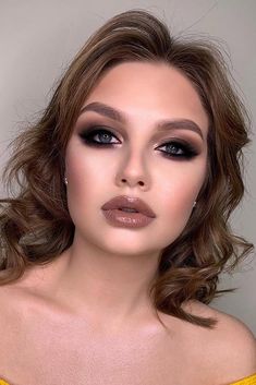 Dark Wedding Make Up, Dark Wedding Makeup Brides, Dark Make Up, Smoky Makeup Looks, Wedding Makeup Dark, Dark Wedding Makeup, Smoky Eyes Makeup, Smoky Makeup