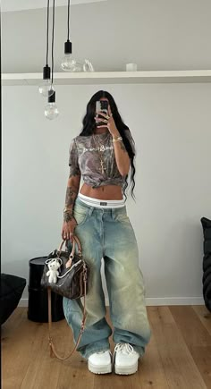 Lil Yachty Concert Outfit, Camo Cargo Shorts Outfit Black Women, Street Wear Concert Outfit, Y2k Outfits Street Styles Black Women, Streetwear Night Out, Street Fashion Black Women, Baggy Women Outfits, Women’s Streetwear, Summer Streetwear Fashion Women