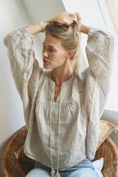 The Meadow Blouse // Moon Perfect Oatmeal, Maternity Patterns, Linen Style Fashion, Earthy Style, Summer Lookbook, Loose Outfit, Boho Blouses, Classic Outfits, Look Casual