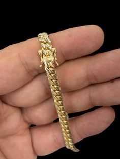 Hand made beautiful solid cuban chain with 10k stamp on it. Weight 45:5 grams Cuban Chain, 10k Gold, Houston Tx, Chains Necklace, Houston, Hand Made, Jewelry Necklaces, Accessory Gift, Display Homes