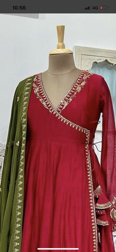 Straight Kurti From Old Saree, Anarkali Designs Latest Simple, Anarkali Kurti From Old Saree, Patola Kurti Designs Latest, Angharka Style Kurti, Straight Cut Kurti Designs, Aliya Cut Kurti Designs Latest, Trendy Anarkali Designs, Embroidery On Bags