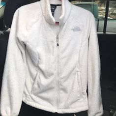 Brand New North Face Jacket. I’ve Worn It Maybe Once, In Great Condition. Will Fit A Small/Medium. Casual Country Outfits, North Face Sweater, Preppy Outfit, White Jacket, The North Face Jackets, Country Outfits, North Face Jackets, North Face Jacket, Cute Casual Outfits