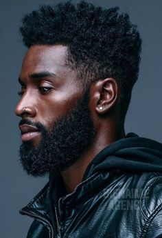 Nicely kept beard an hair Chocolate Man, Curly Fro, Male Hair, Hair Aesthetic, Men Hairstyles