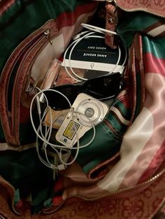 frazzled english woman aesthetic Messy French Girl Aesthetic, Agnes Grey, Le Rosey, Anne Bronte, French Girl Aesthetic, English Girls, Inside My Bag, British Women, Bridget Jones